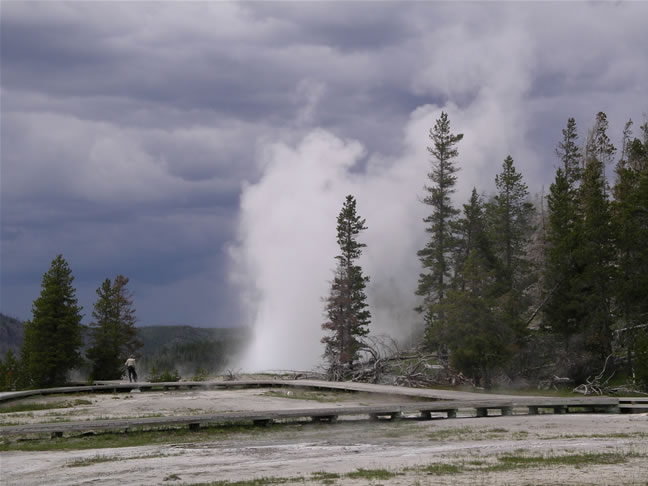 images/L-Grand Geyser (1).jpg